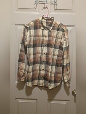 SHEIN button-down flannel shirt in a beige and brown plaid pattern Medium 